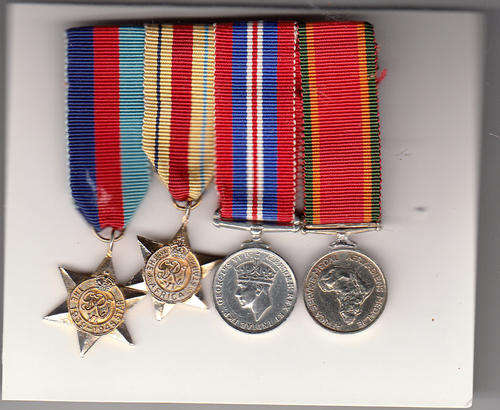 SET OF MEDALS MINIATURE