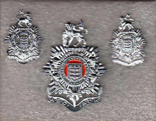 ADMIN SERVICES CORPS CAP AND COLLAR BADGES 1970/1980