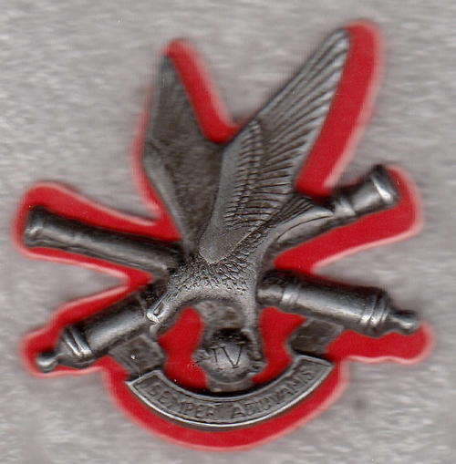 4th ARTY REGT BERET BADGE 2 LUGS