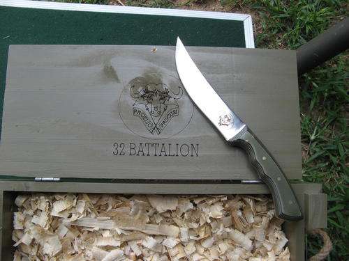 NON OFFICIAL 32 BATTALION KNIFE IN BOX