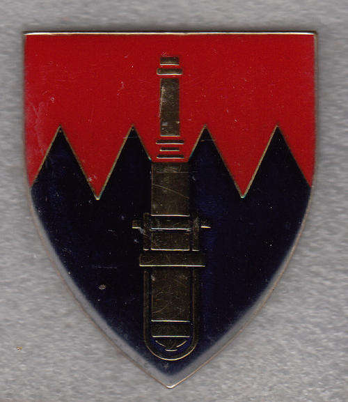 26 FIELD REGEMENT SHOULDER FLASH 3 PINS ORIGINAL