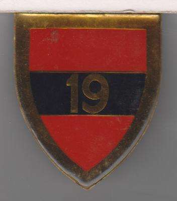 19 FIELD SQUADRON SHOULDER FLASH 3PINS