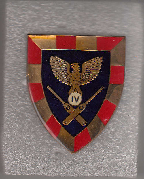 4 FIELD ARTILLERY REGIMENT SHOULDER FLASH ALL PINS