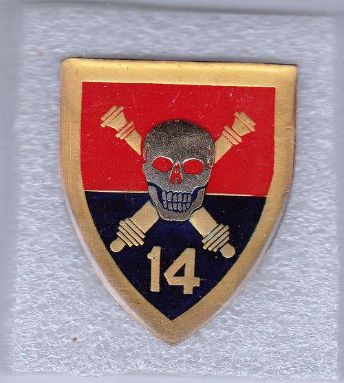 14 FIELD REGIMENT SHOULDER FLASH 3 pins original