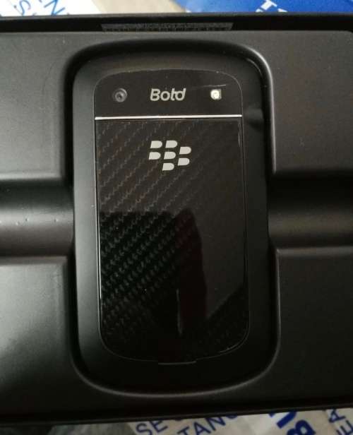Blackberry Bold 9900 As New 10/10 Incl Box & Accessories