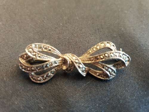 Marcasite brooch bow