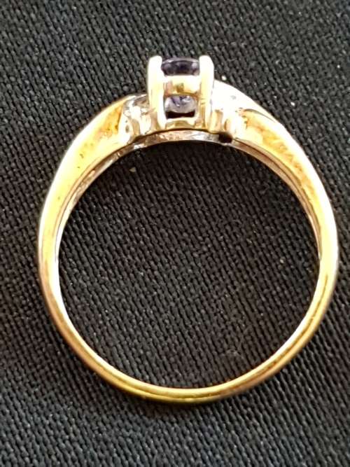 9ct gold with Tanzanite and diamond ring
