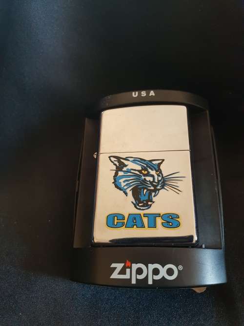 Genuine CATS Zippo lighter 258 in original Zippo plastic holder