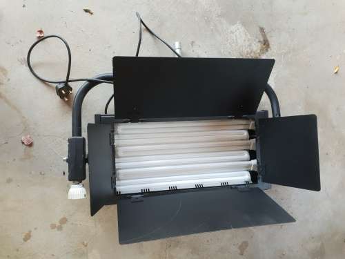 Nesys professional 6 bank cinamaphotography contineous lighting UNi 220