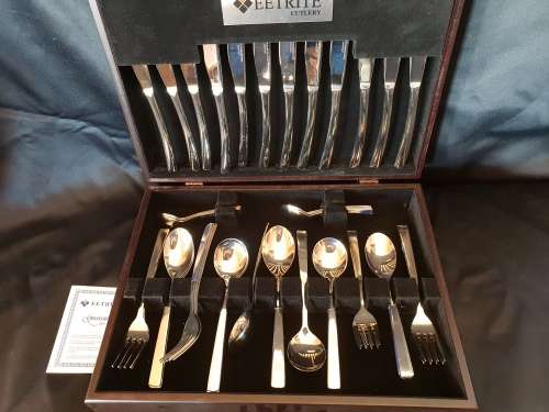 6 place setting eetrite stainless steel cutlery set in wood box like new