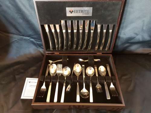 6 place setting eetrite stainless steel cutlery set in wood box like new