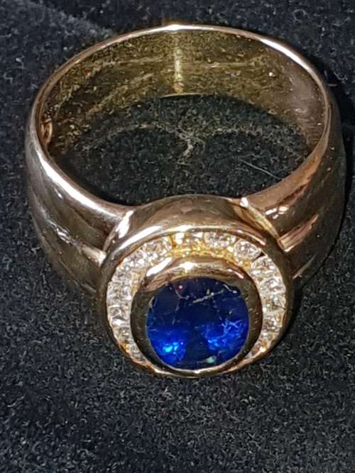 Genuine Natural Sapphire and Diamond 18 ct yellow gold ring