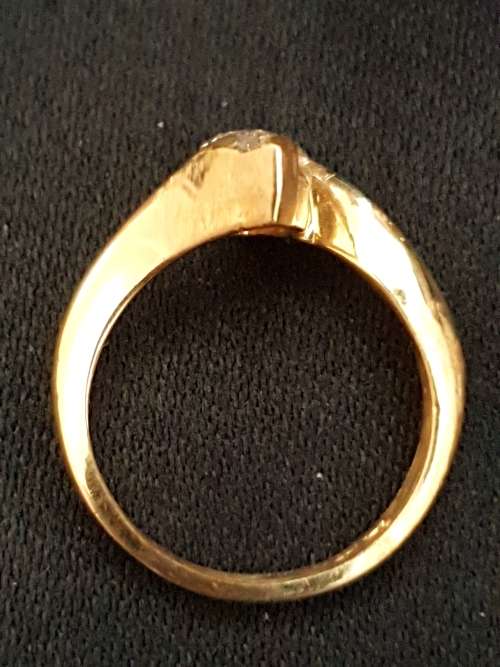 Genuine 0.744 VVS Marquise Diamond ring set in 14ct yellow gold