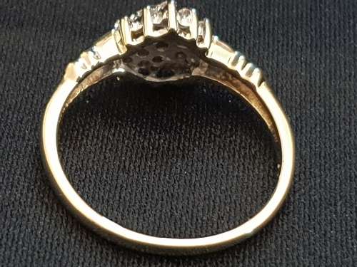OOH so Stunning! 9ct yellow gold and 23x genuine diamond ring
