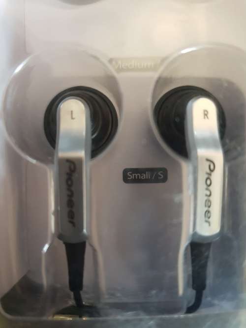 Pioneer Stereo headphones