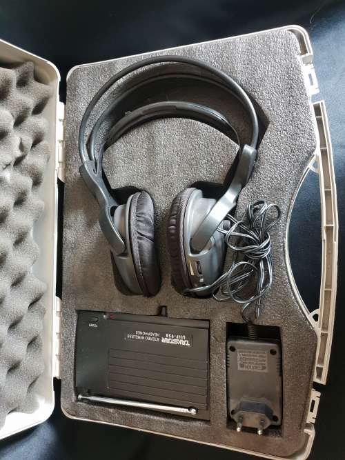 Takstar UHF stereo WIRELESS headphones in carry case