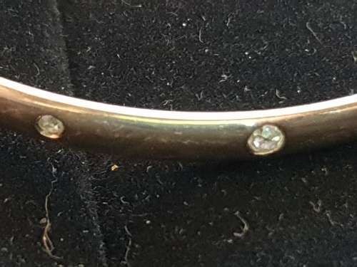 WOW stunning 9ct gold with 13x Real diamonds Bangle