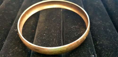 9ct solid gold bangle NWJ 10mm width