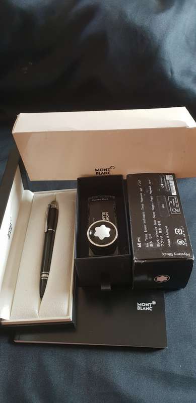 MontBlanc Starwalker fountain pen with original case box,booklet and brand new ink