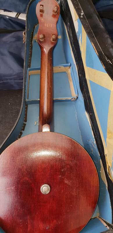 George Fornby banjo ukulele with case