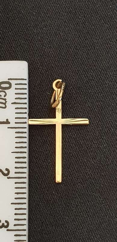 small 9ct gold cross pendant