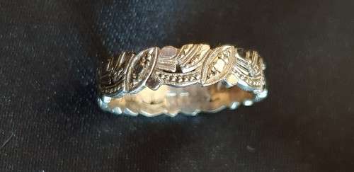 18ct White gold made in South Africa hallmarked ring