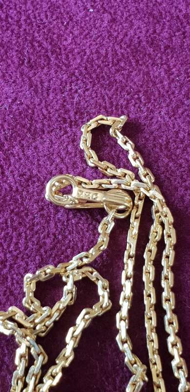 Stunning  22ct solid gold necklace