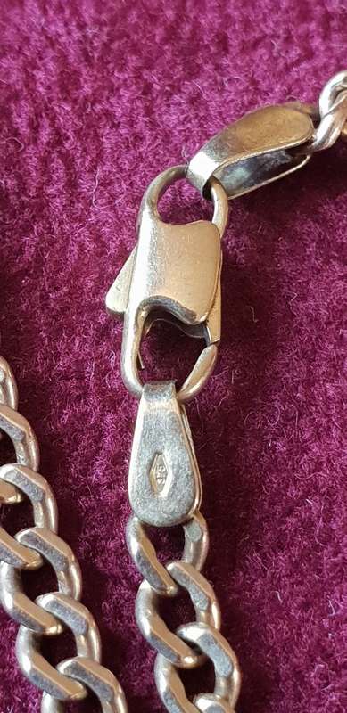 9ct Solid fairly heavy Gold Chain