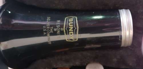 Bundy by Selmar resonite clarinet in hard case