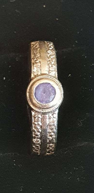 Ring 9ct white gold diamonds and tanzanite