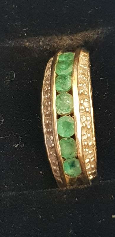 9ct vintage dress ring with emeralds and diamonds