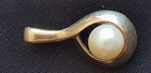 9ct gold &pearl pendant