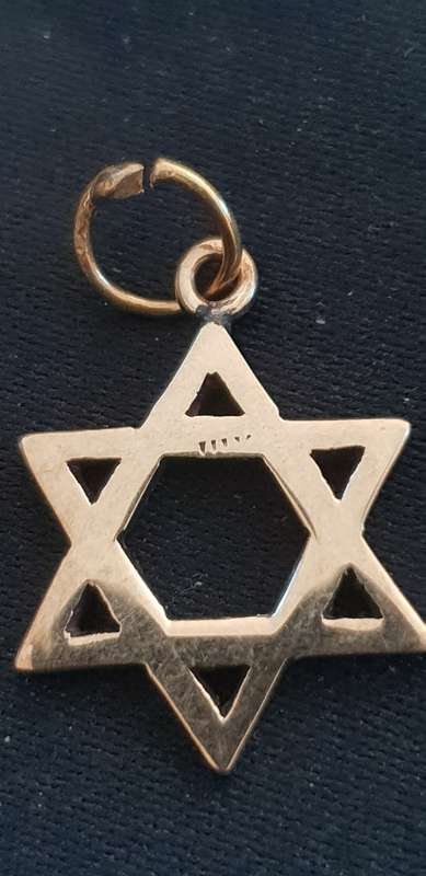 18ct solid gold Star of David Pendant (Shield of David)