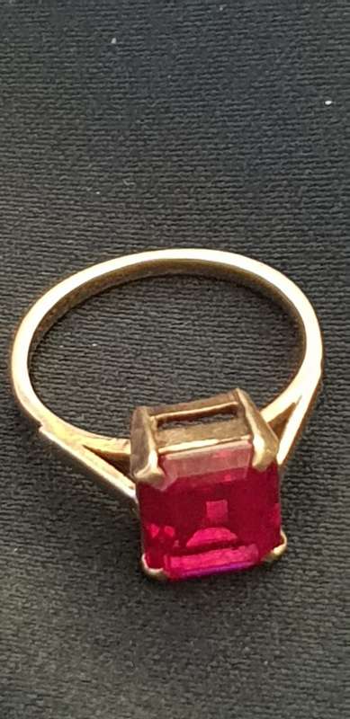 Vintage large 1.5 carat Baguette cut Synthetic Ruby and 9ct genuine gold ring