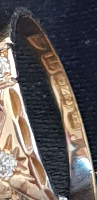 Victorian hallmarked(late 1800`s)15ct yellow gold gypsy ring