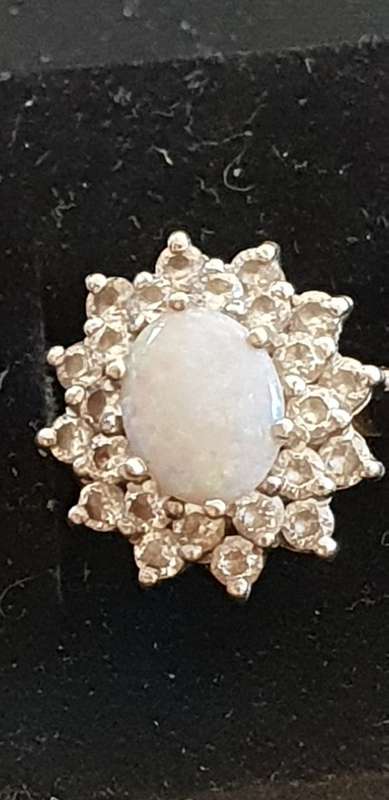 9ct gold hallmarked-Birmingham mother of pearl ring
