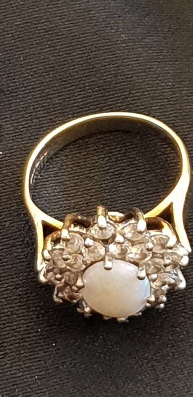 9ct gold hallmarked-Birmingham mother of pearl ring