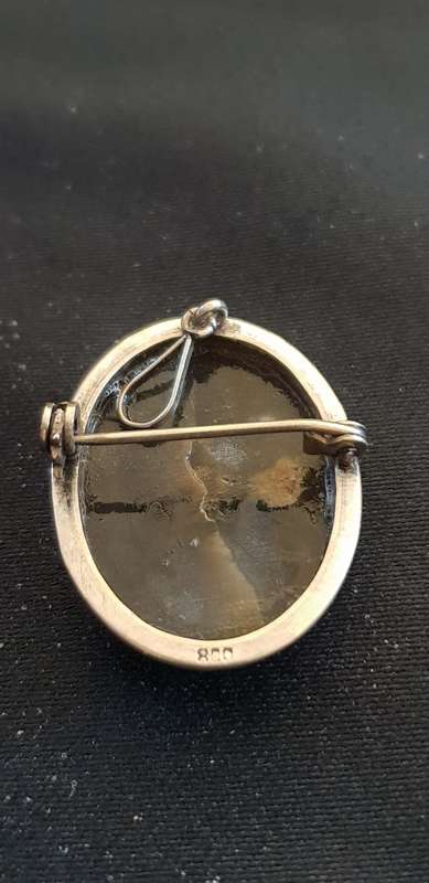 Vintage/antique Sterling silver cameo brooch/pendant