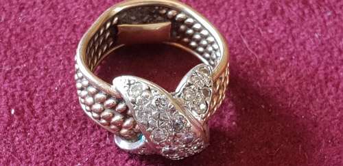 Genuine 9ct gold & 22 diamonds cross design set on a twisted rope broad band ring