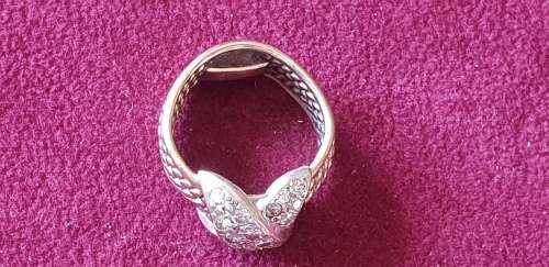 Genuine 9ct gold & 22 diamonds cross design set on a twisted rope broad band ring
