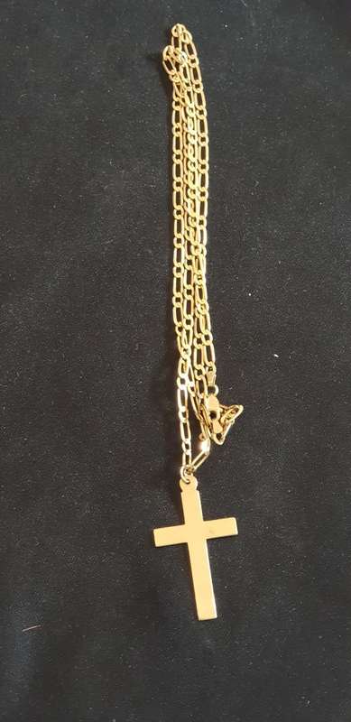 9CT SOLID GOLD NECKLACE AND LARGE CROSS PENDANT