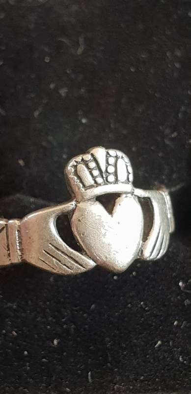 Sterling silver Claddagh ring