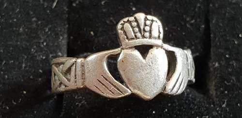 Sterling silver Claddagh ring