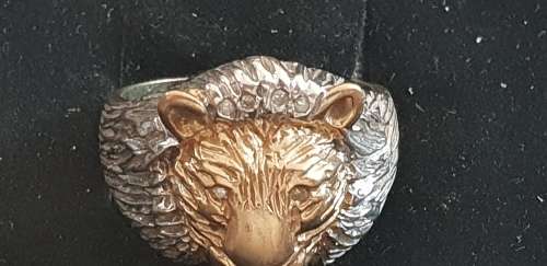 Stunning hallmarked 9CT gold and diamond lions head ring-Sheffield England