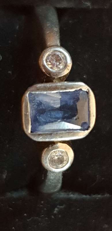 Genuine 9ct white gold ring with synthetic tanzanite and c.z`s