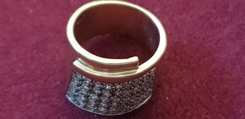 9CT BROAD BAND RING WITH 41X GENUINE DIAMONDS OF APPROX 1.3 CARAT