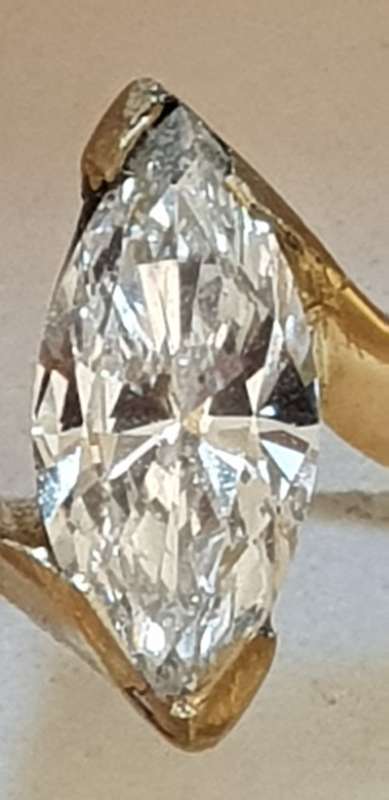 Genuine 0.744 VVS Marquise Diamond ring set in 14ct yellow gold