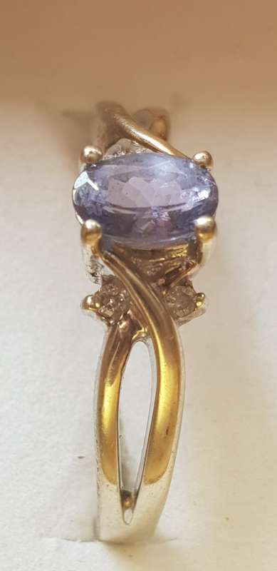 9ct gold with Tanzanite and diamond ring