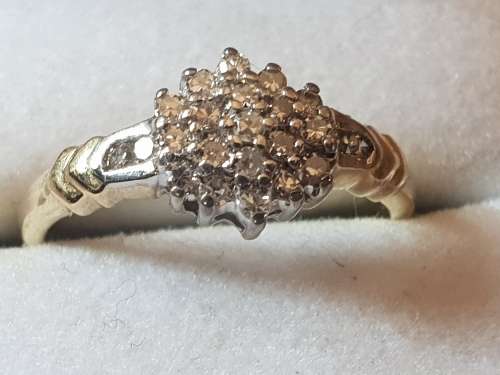 OOH so Stunning! 9ct yellow gold and 23x genuine diamond ring