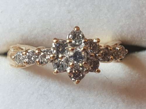 Genuine 18ct yellow gold & Diamond cluster ring Hallmarked
